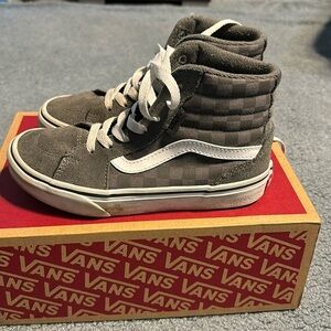 GUC Filmore High Vans Size 1